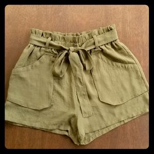 $5/25 Army green paperbag shorts S